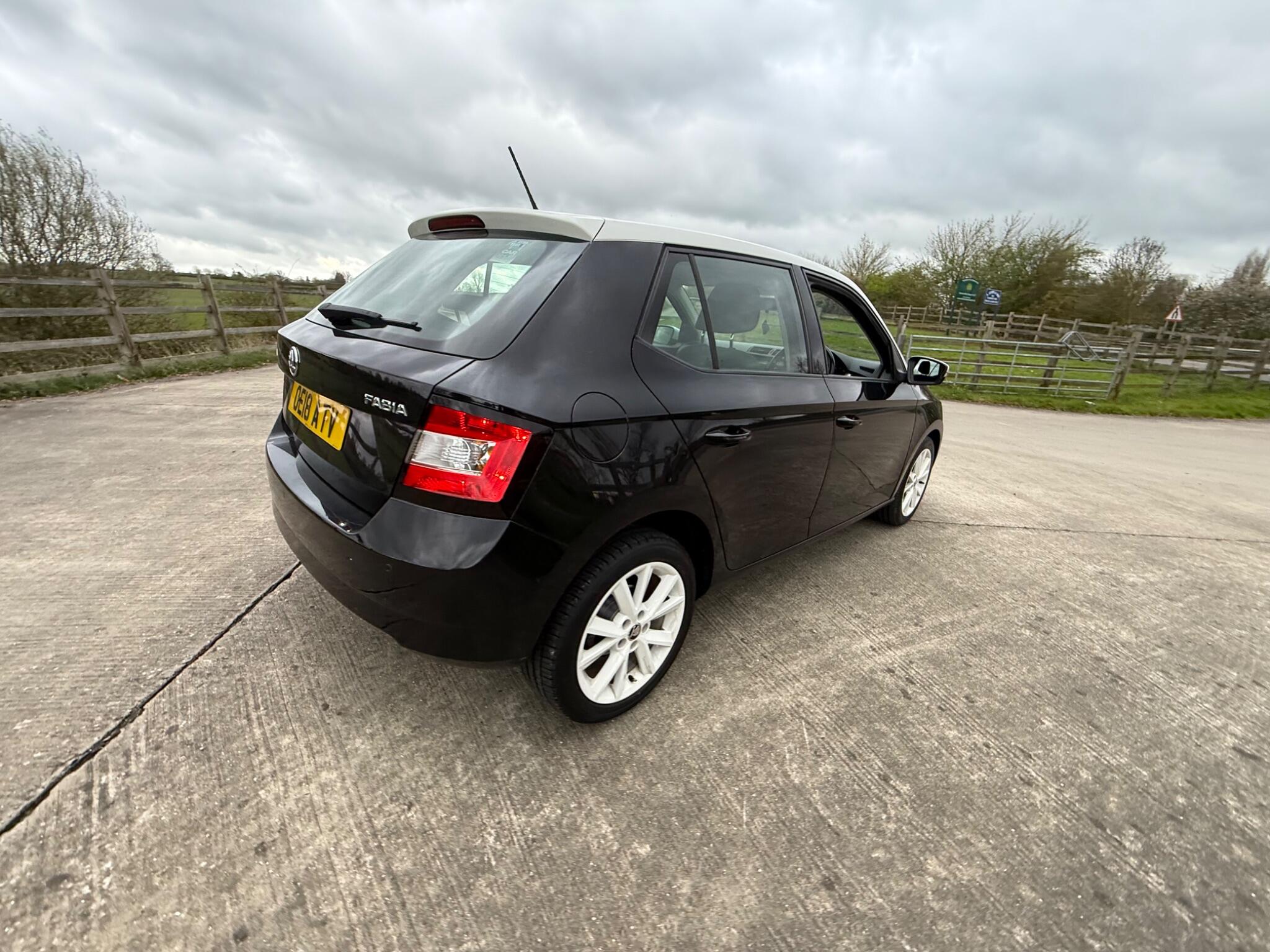 Skoda Fabia 1.0 TSI Colour Edition Euro 6 (s/s) 5dr — photo 72 of 90